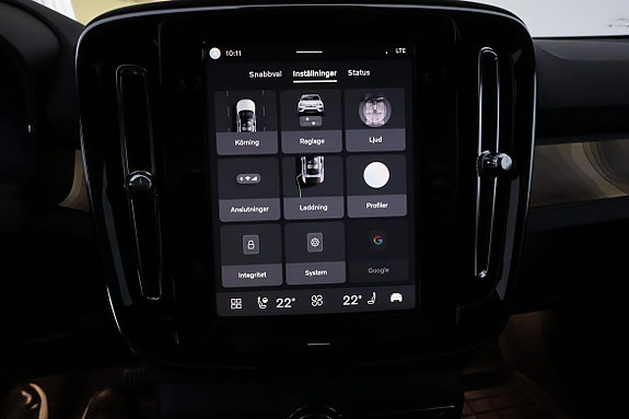 Volvo EC40 16 of 30