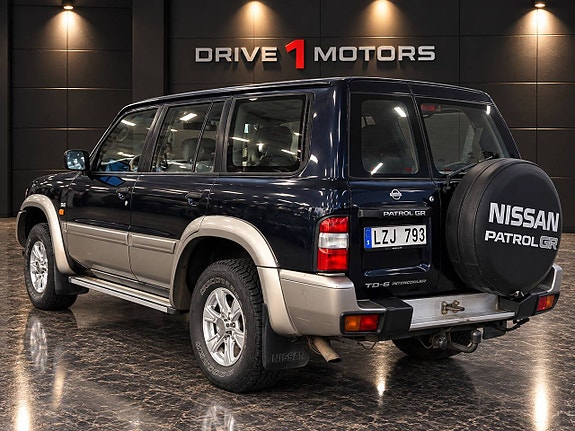 Nissan Patrol 7 of 14