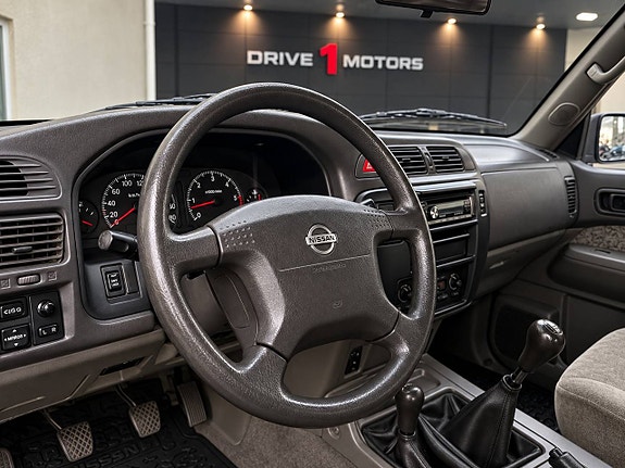 Nissan Patrol 13 of 14