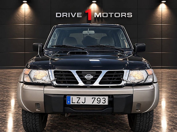 Nissan Patrol 2 of 14