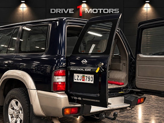 Nissan Patrol 10 of 14