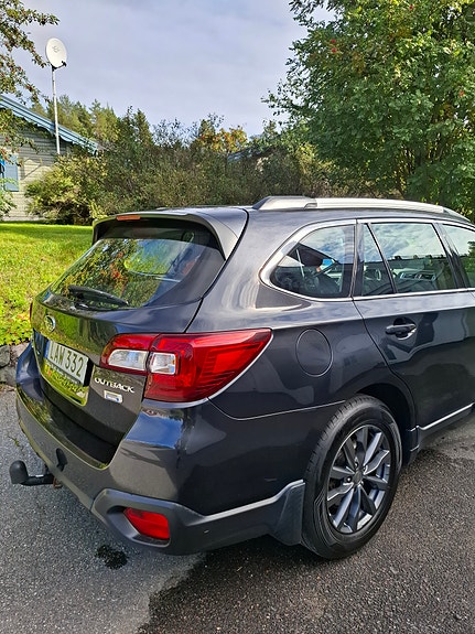 Subaru Outback 3 of 5