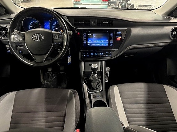 Toyota Auris 6 of 8