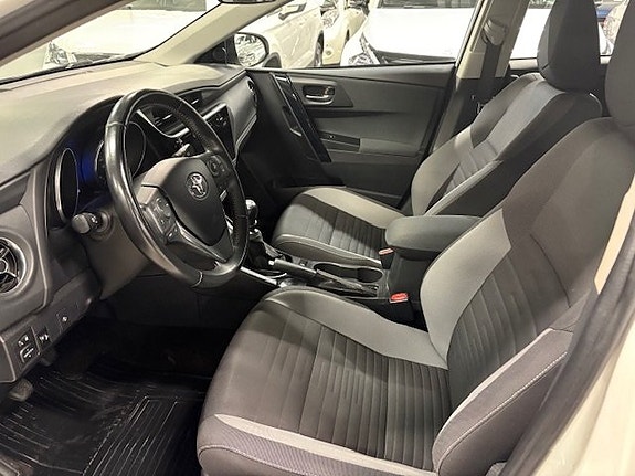 Toyota Auris 4 of 8