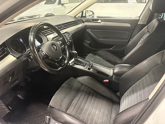 Volkswagen Passat 4 of 11