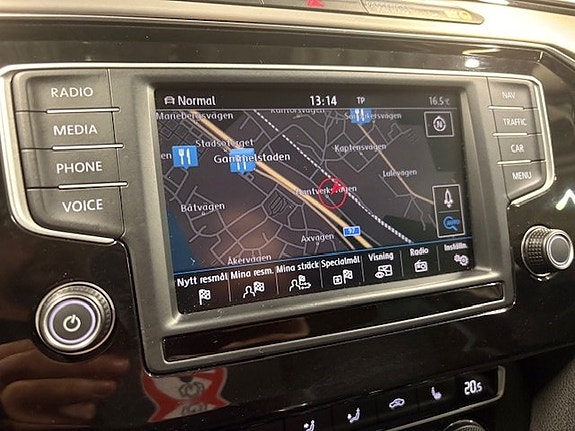Volkswagen Passat 8 of 11