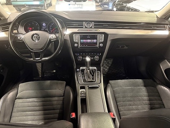 Volkswagen Passat 6 of 11
