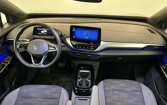 Volkswagen ID.4 3 of 15