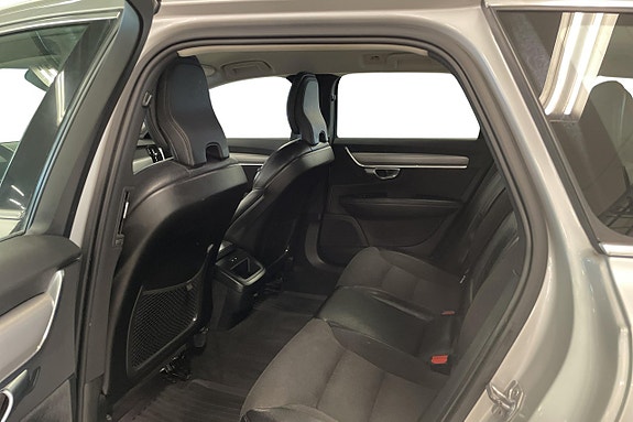 Volvo V90 16 of 23