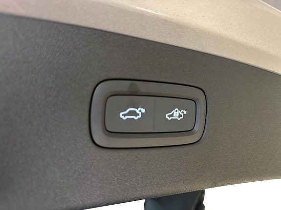Volvo ES90 15 of 17