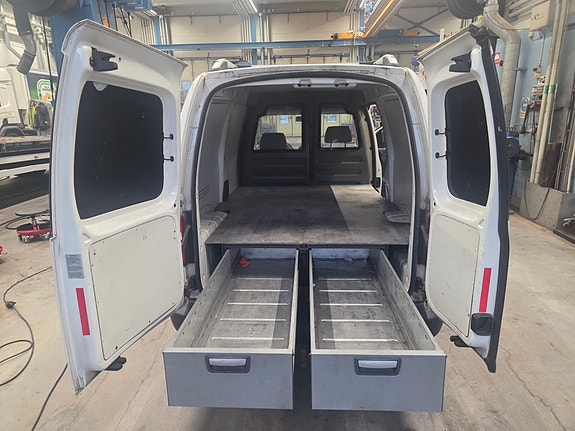 Volkswagen Caddy Maxi 7 of 9