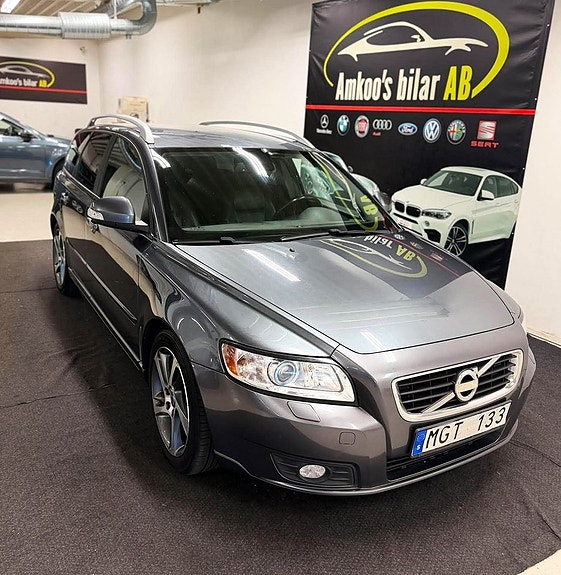 Volvo V50 2 of 18