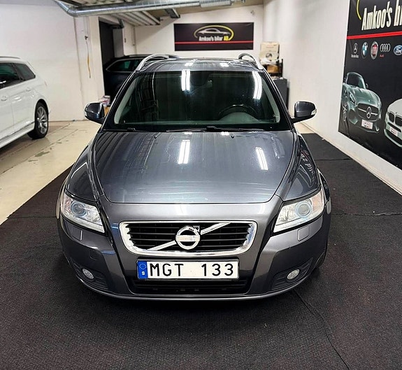 Volvo V50 3 of 18