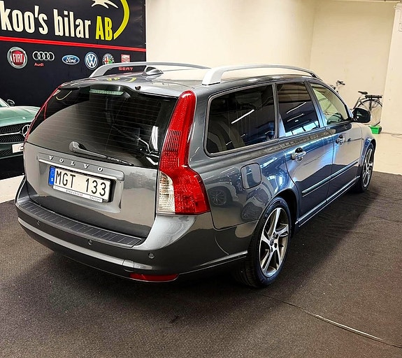 Volvo V50 7 of 18