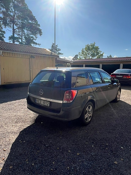Opel Astra 2 of 8