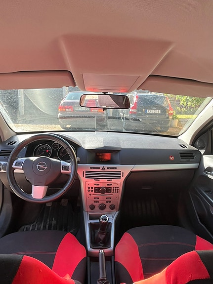 Opel Astra 6 of 8