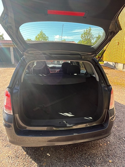 Opel Astra 4 of 8