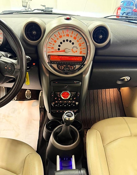 MINI Countryman Cooper S 13 of 16