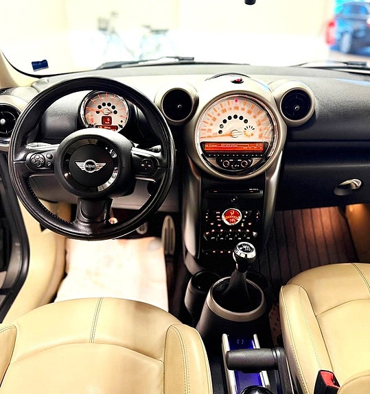 MINI Countryman Cooper S 11 of 16