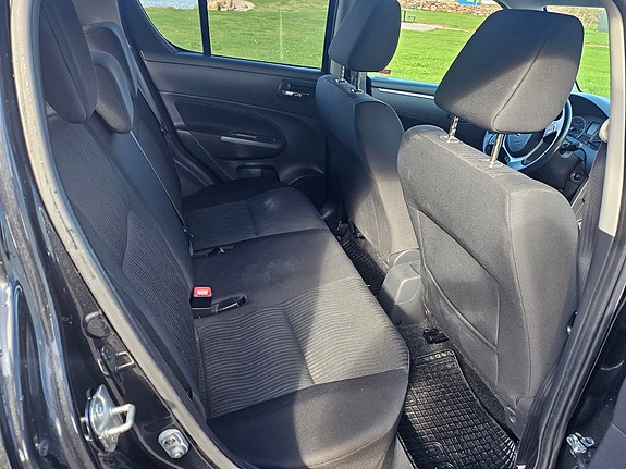 Suzuki Swift 4 of 5