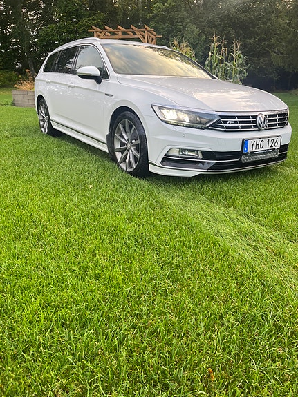 Volkswagen Passat 2 of 10