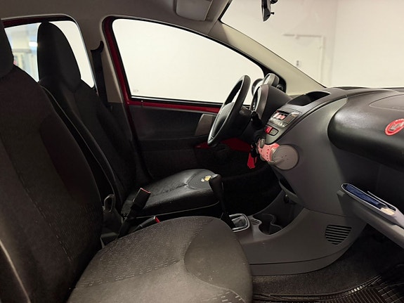 Peugeot 107 11 of 13