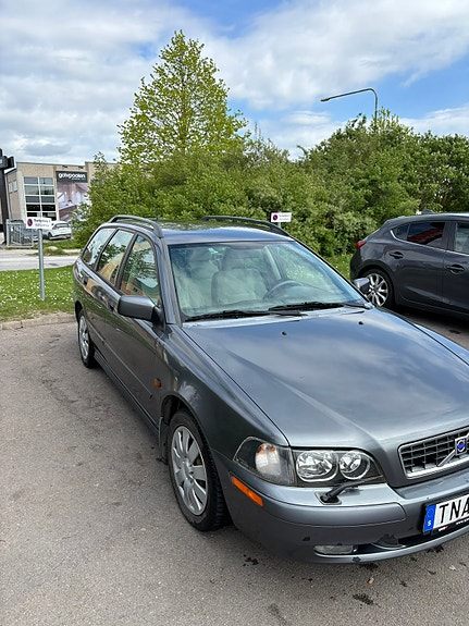Volvo V40 5 of 5