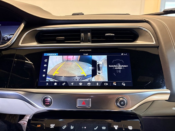 Jaguar I-PACE 18 of 24