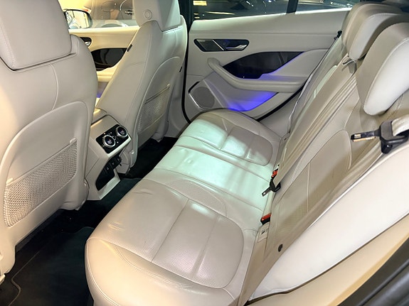 Jaguar I-PACE 21 of 24