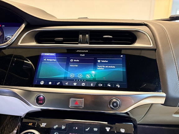 Jaguar I-PACE 15 of 24
