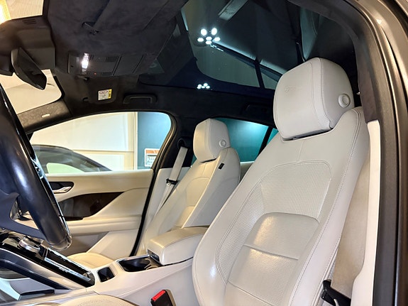 Jaguar I-PACE 10 of 24