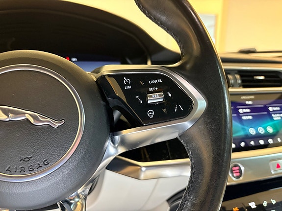 Jaguar I-PACE 8 of 24
