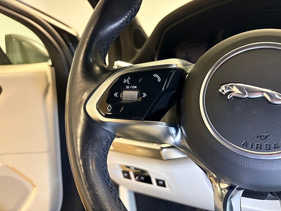 Jaguar I-PACE 9 of 24