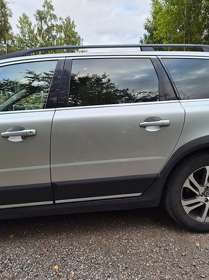 Volvo XC70 4 of 6