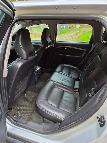 Volvo XC70 6 of 6