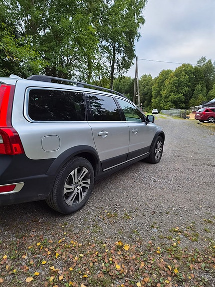 Volvo XC70 2 of 6