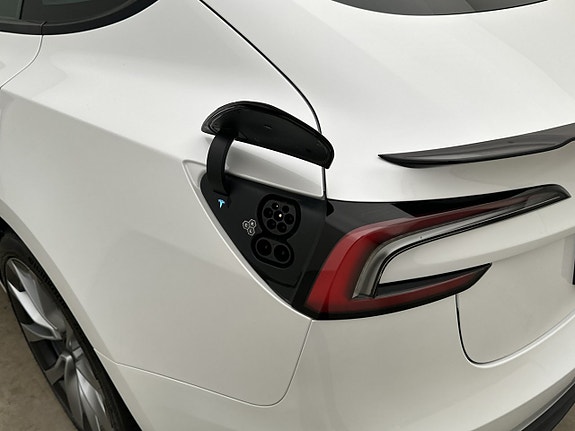 Tesla Model 3 28 of 30