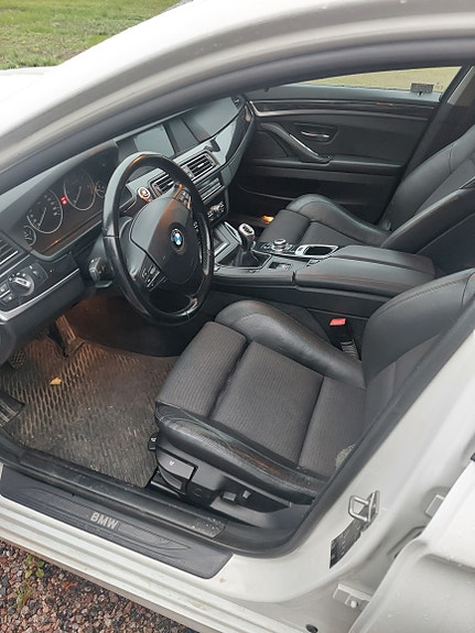 BMW 520d 2 of 3