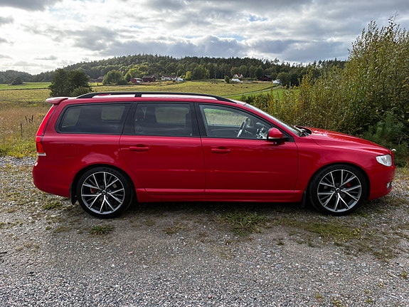 Volvo V70 2 of 10