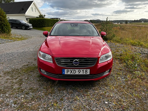 Volvo V70 3 of 10