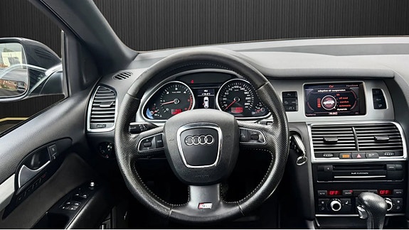 Audi Q7 8 of 11