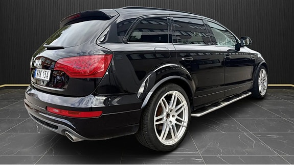 Audi Q7 4 of 11