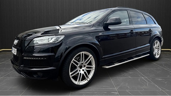 Audi Q7 2 of 11