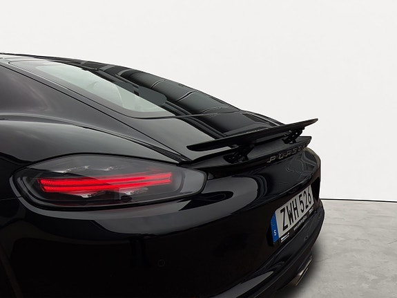 Porsche 718 Cayman 26 of 30