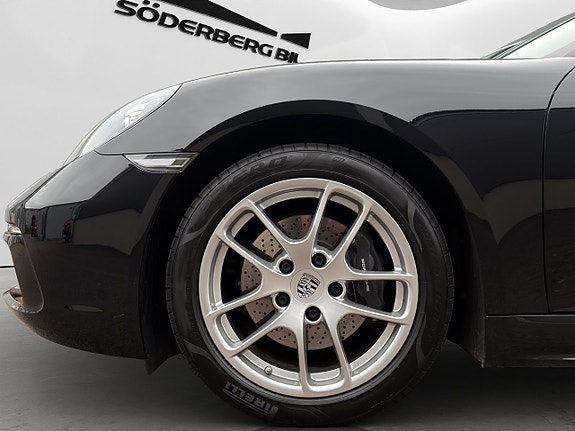 Porsche 718 Cayman 8 of 30