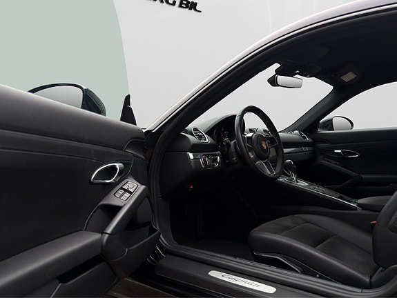 Porsche 718 Cayman 9 of 30