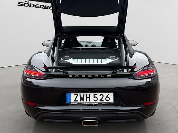 Porsche 718 Cayman 28 of 30