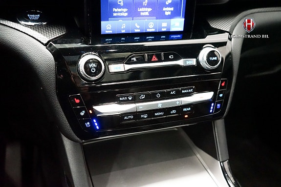 Ford Explorer 22 of 26