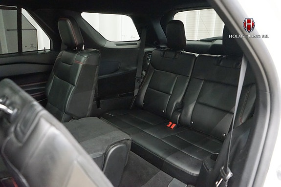 Ford Explorer 14 of 26