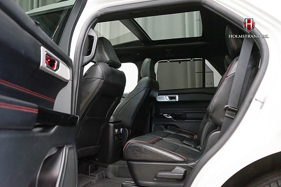 Ford Explorer 13 of 26